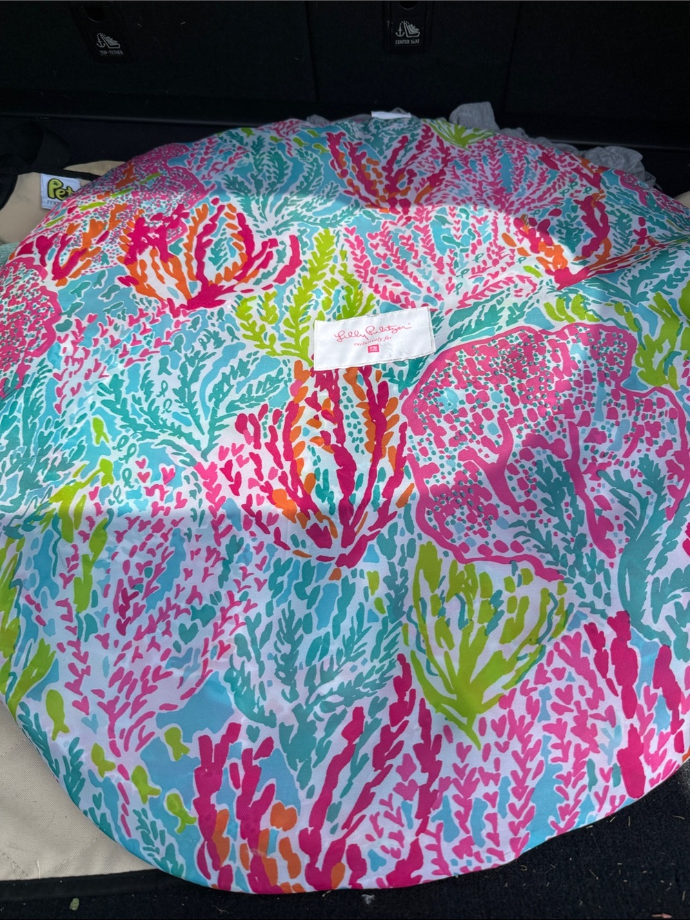 Lilly Pulitzer pop up sunshade in Pink, Blue, Green